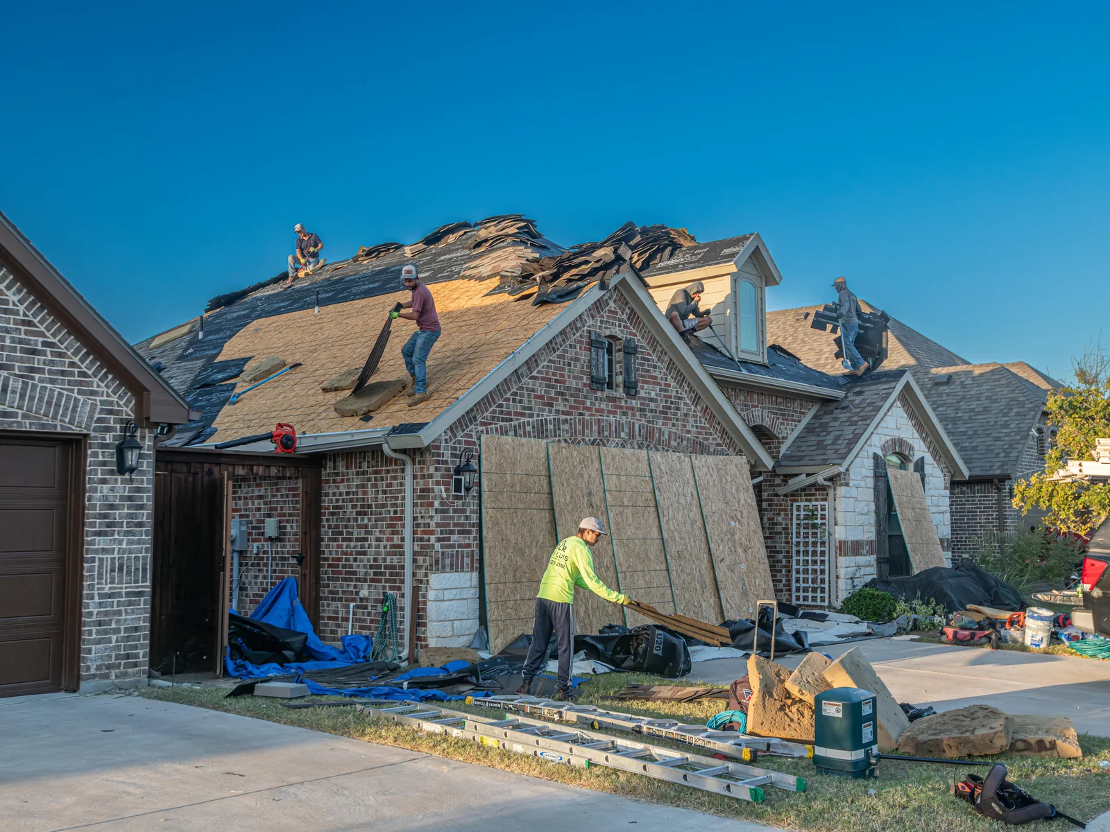 Location - Mesa 1 Mesa residential roofing crew and project photo