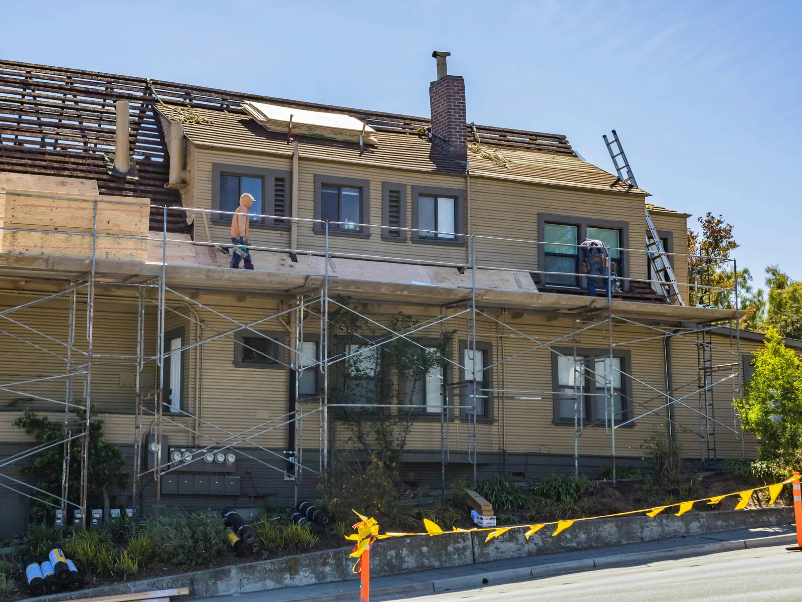 Location - Phoenix 1 Phoenix residential roofing crew and project photo